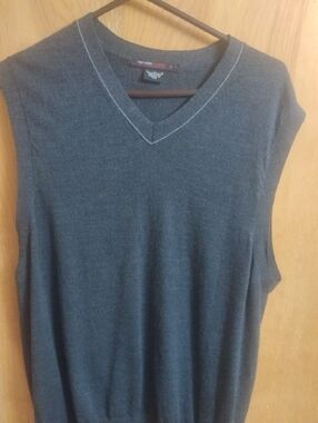 Nike Tiger Woods Collection Men's V-Neck Sweater Vest - Dark Gray Size L